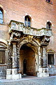 Verona - Porta dei Bombardieri nel cortile del Palazzo di Cansignorio (Palazzo del Capitano).